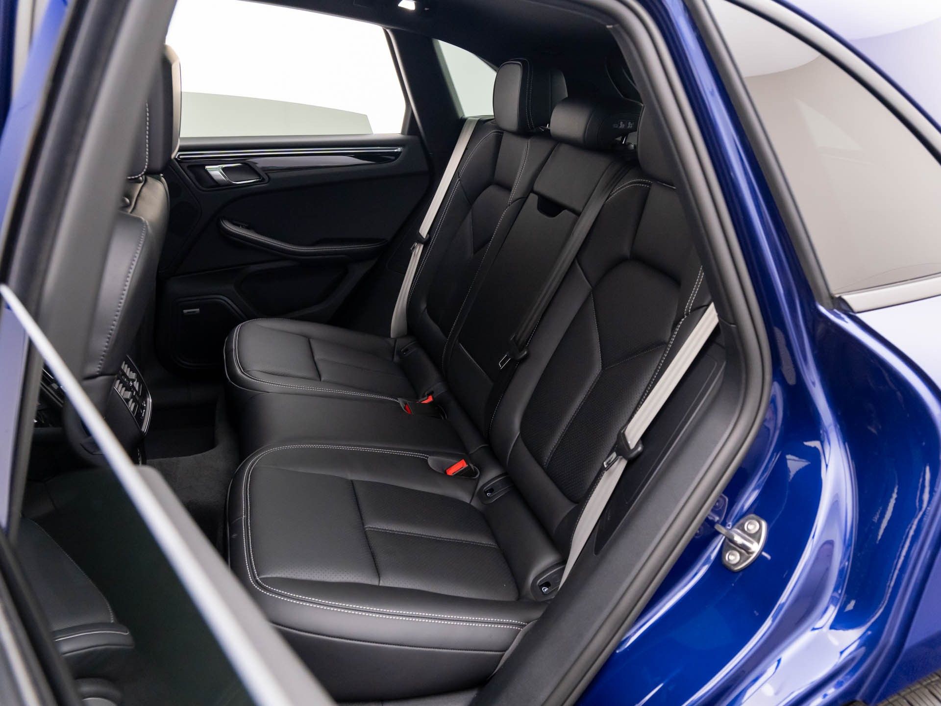 2024 Porsche Macan  photo
