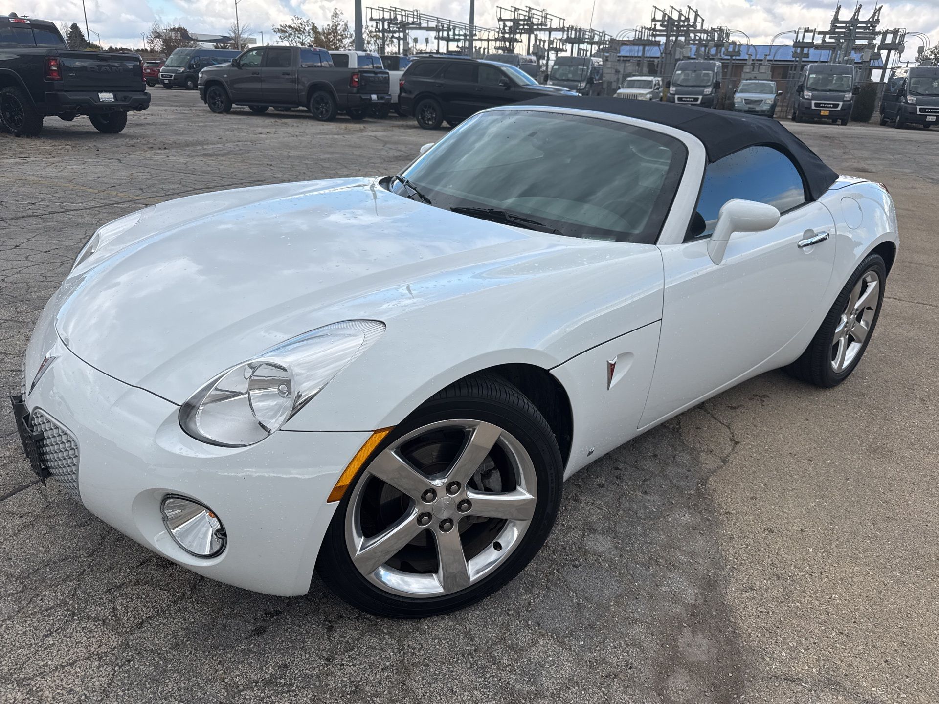 Used 2007 Pontiac Solstice Base with VIN 1G2MB35B77Y112110 for sale in North Riverside, IL