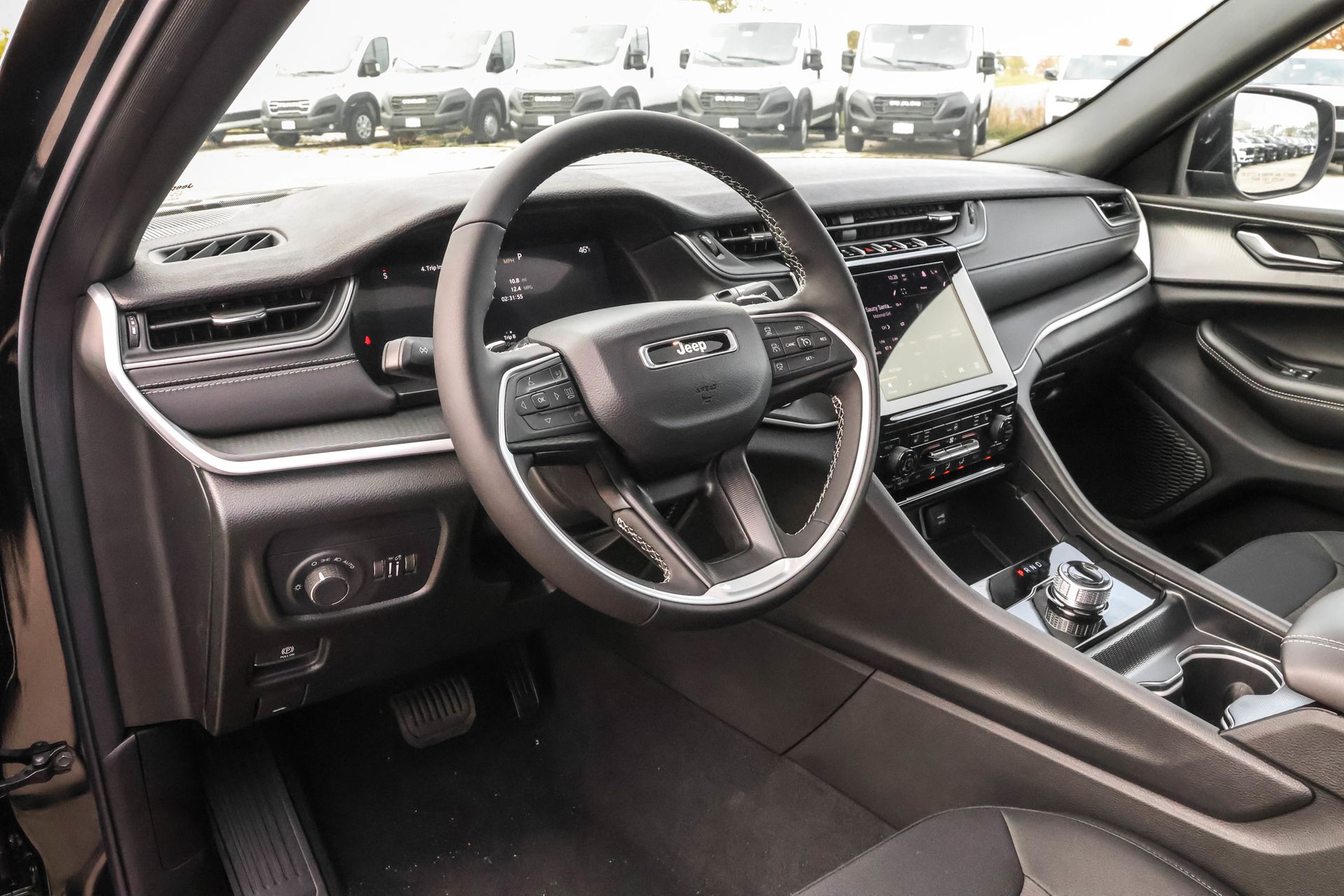 2025 JEEP GRAND CHEROKEE - Image 3