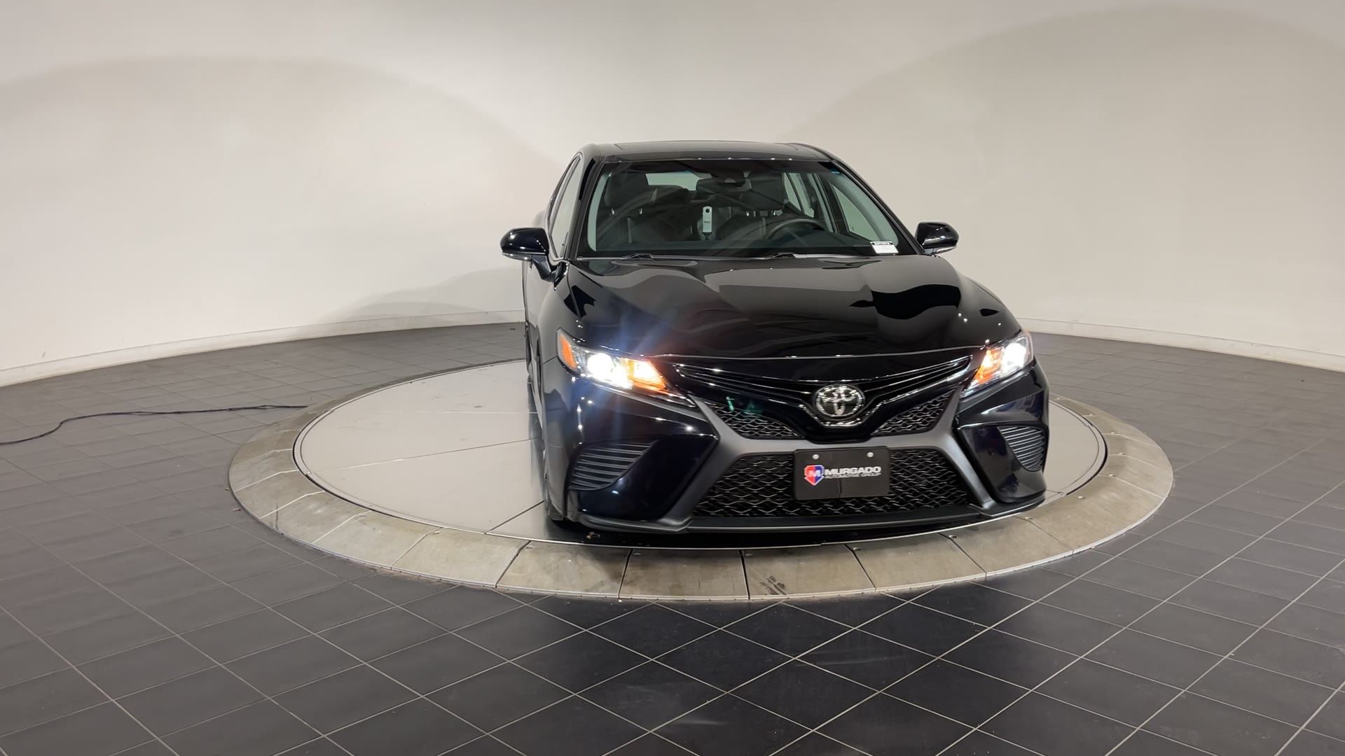 2018 Toyota Camry SE 3