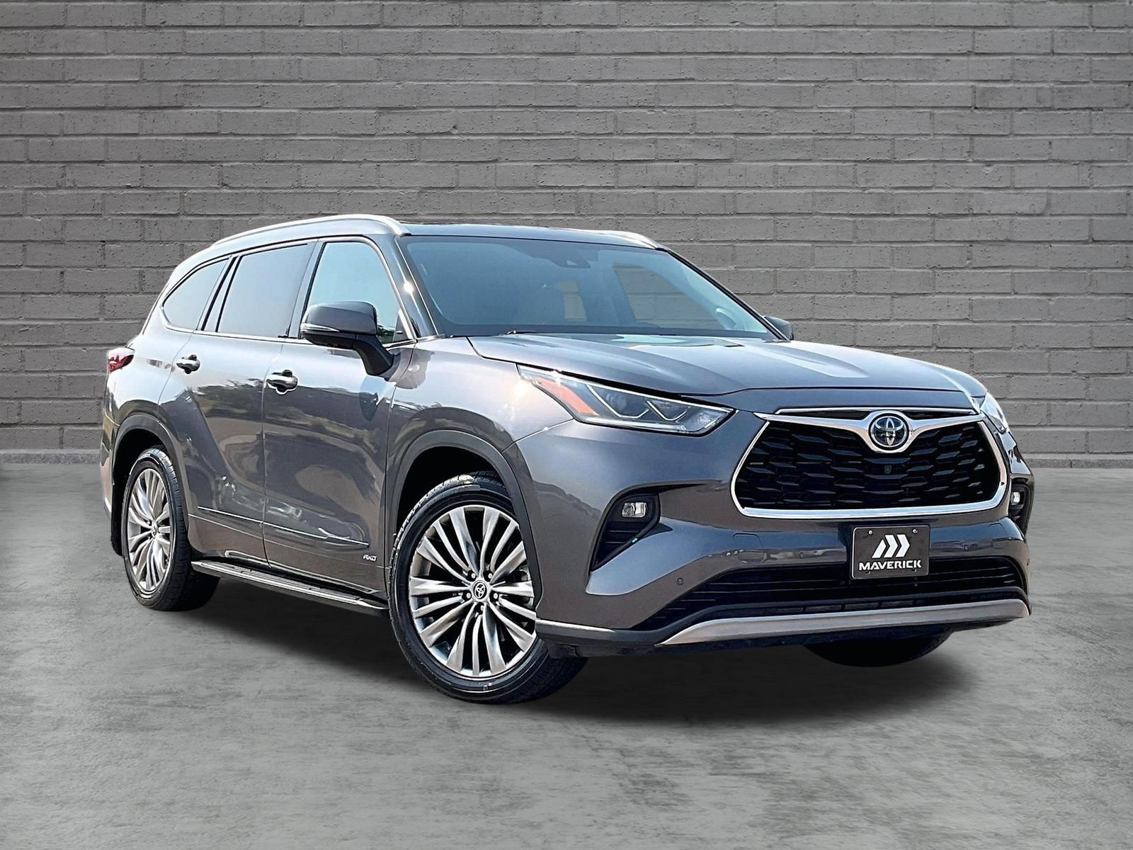 Magnetic Gray Metallic 2022 Toyota Highlander Hybrid SUV / Crossover All-Wheel Drive Continuously Variable Transmission