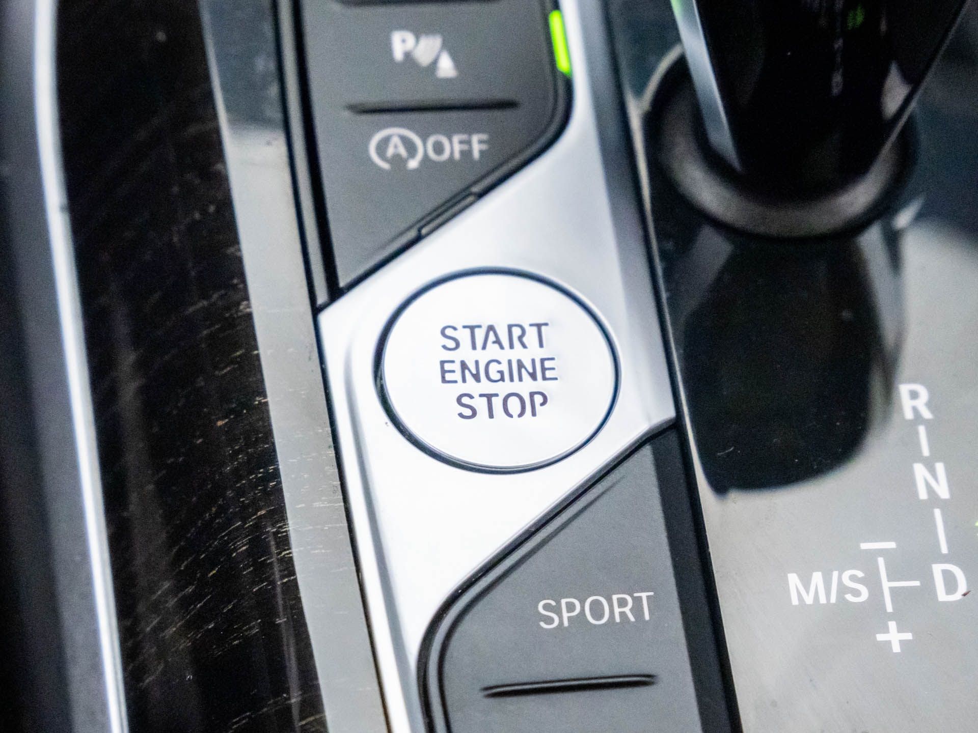 2022 BMW 3-Series 330i xDrive photo