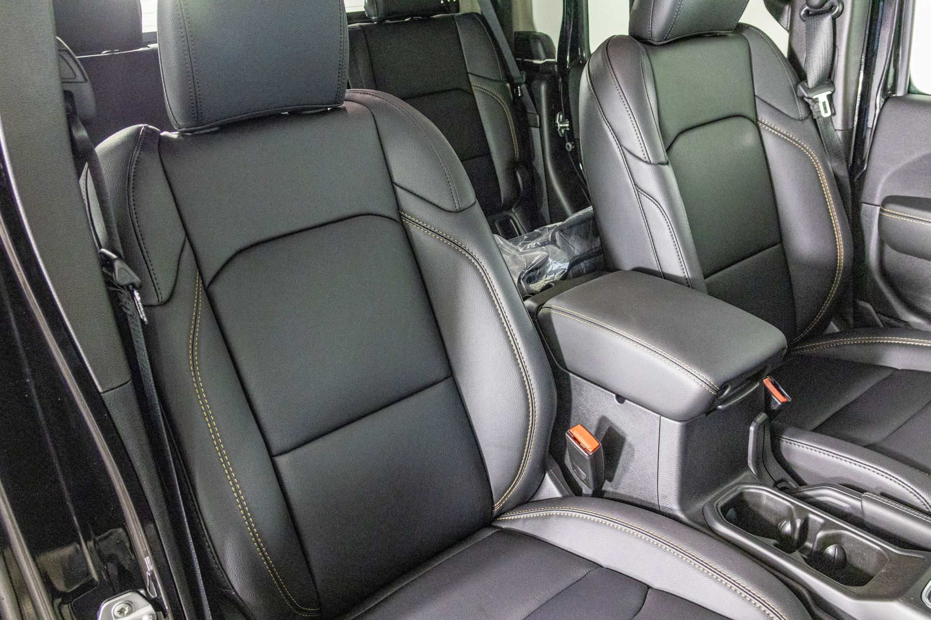 2025 JEEP GLADIATOR - Image 36