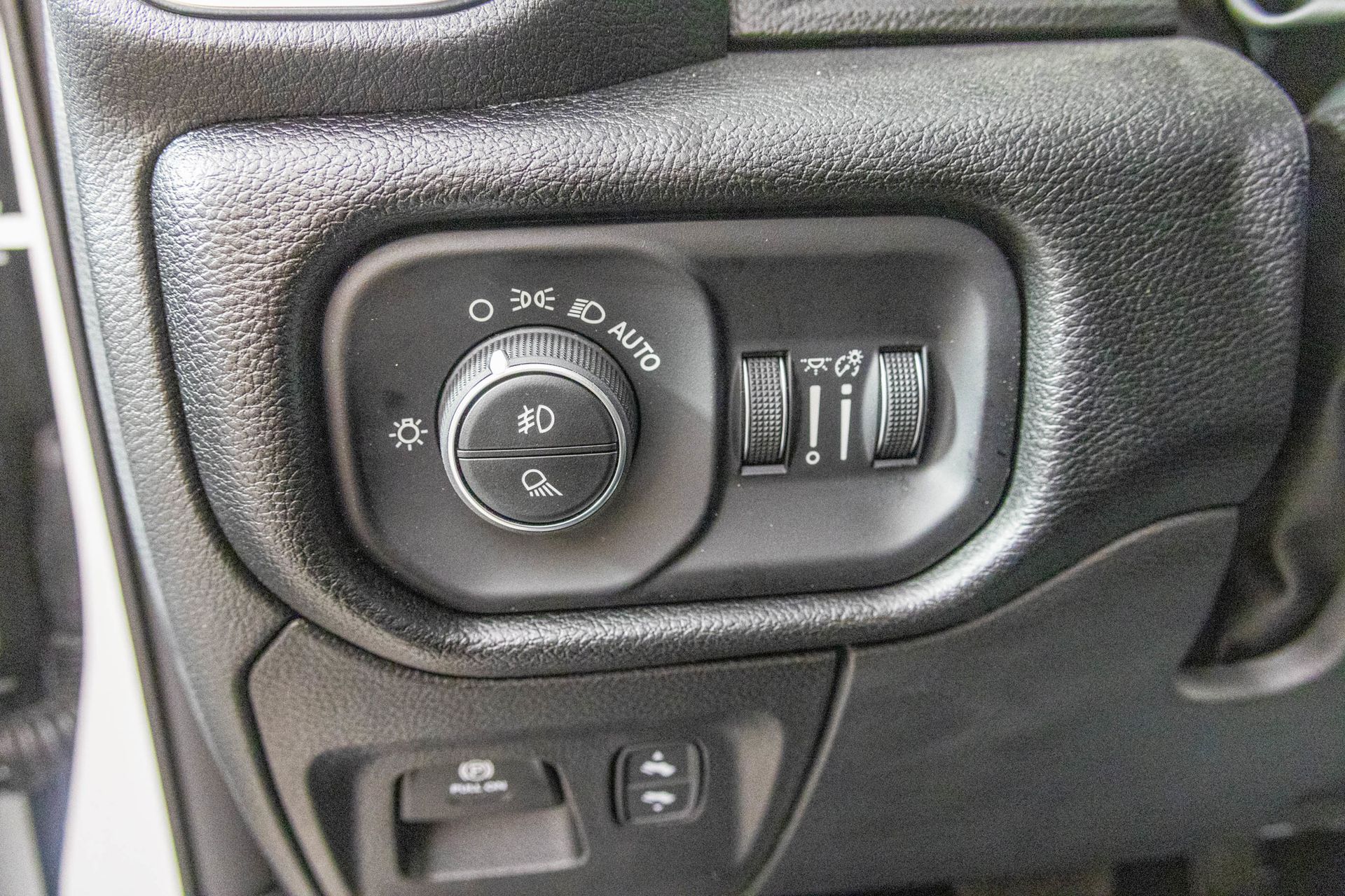 2026 RAM 1500 - Image 18