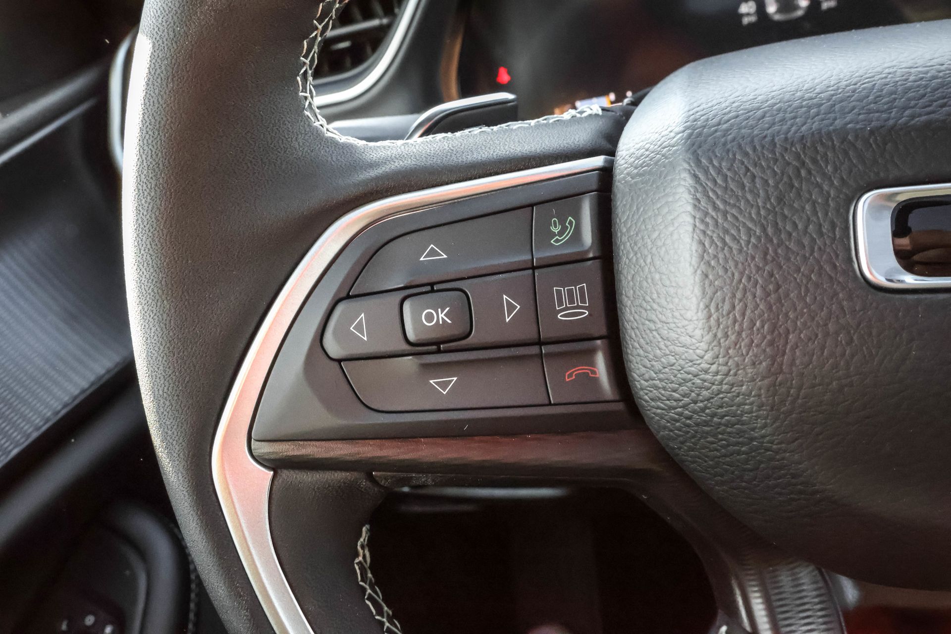 2025 JEEP GRAND CHEROKEE - Image 27