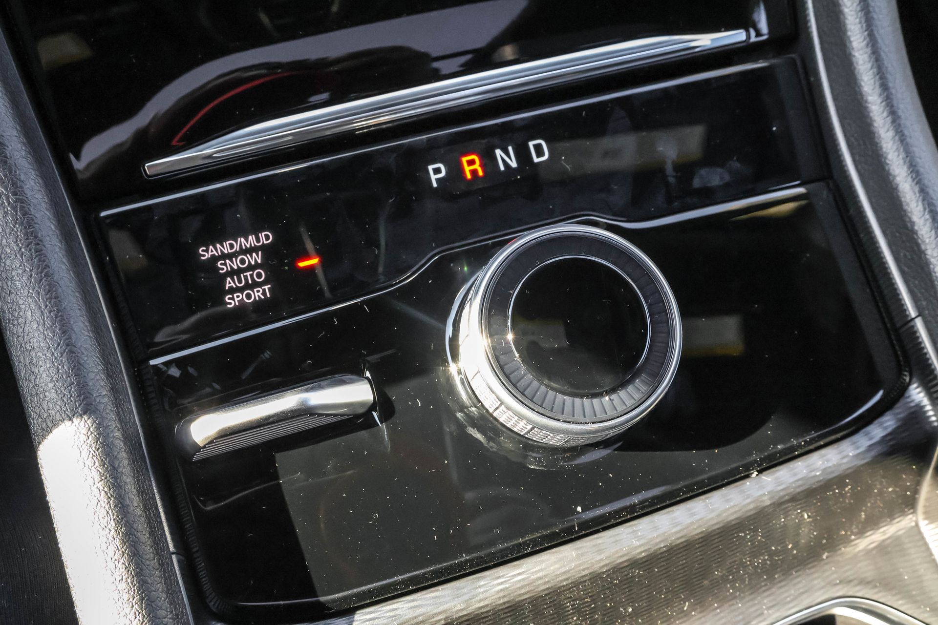 2025 JEEP GRAND CHEROKEE - Image 24