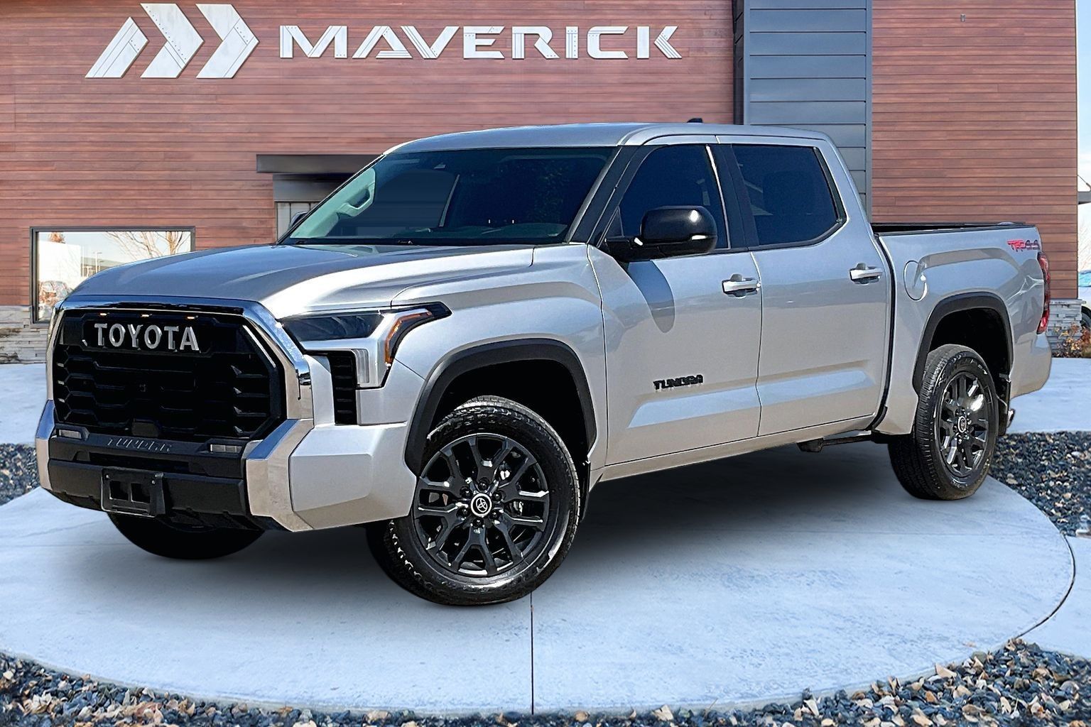 View vehicle photo 3