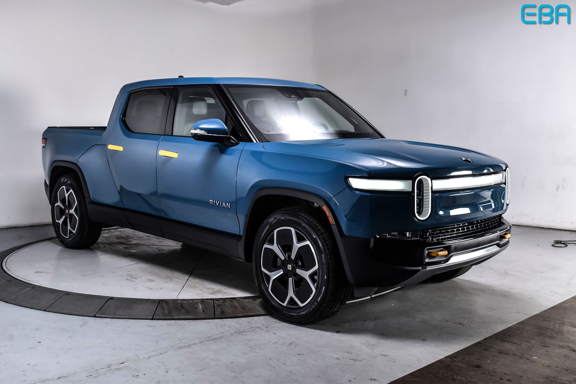 2023 Rivian R1T Adventure Dual-Motor Large Pack's photo