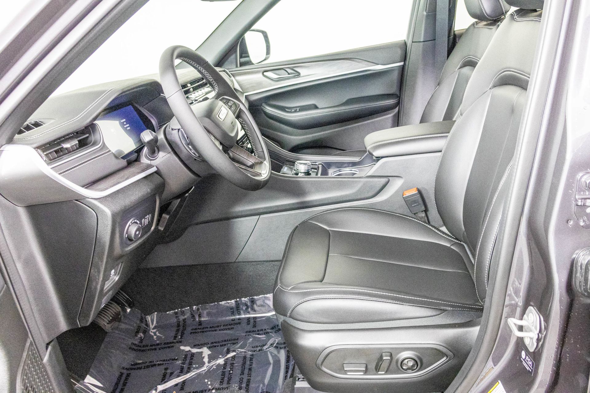 2025 JEEP GRAND CHEROKEE - Image 15