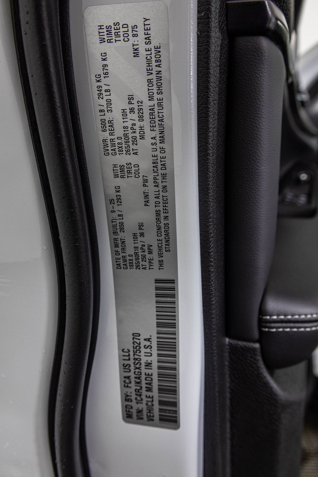 2025 JEEP GRAND CHEROKEE L - Image 33