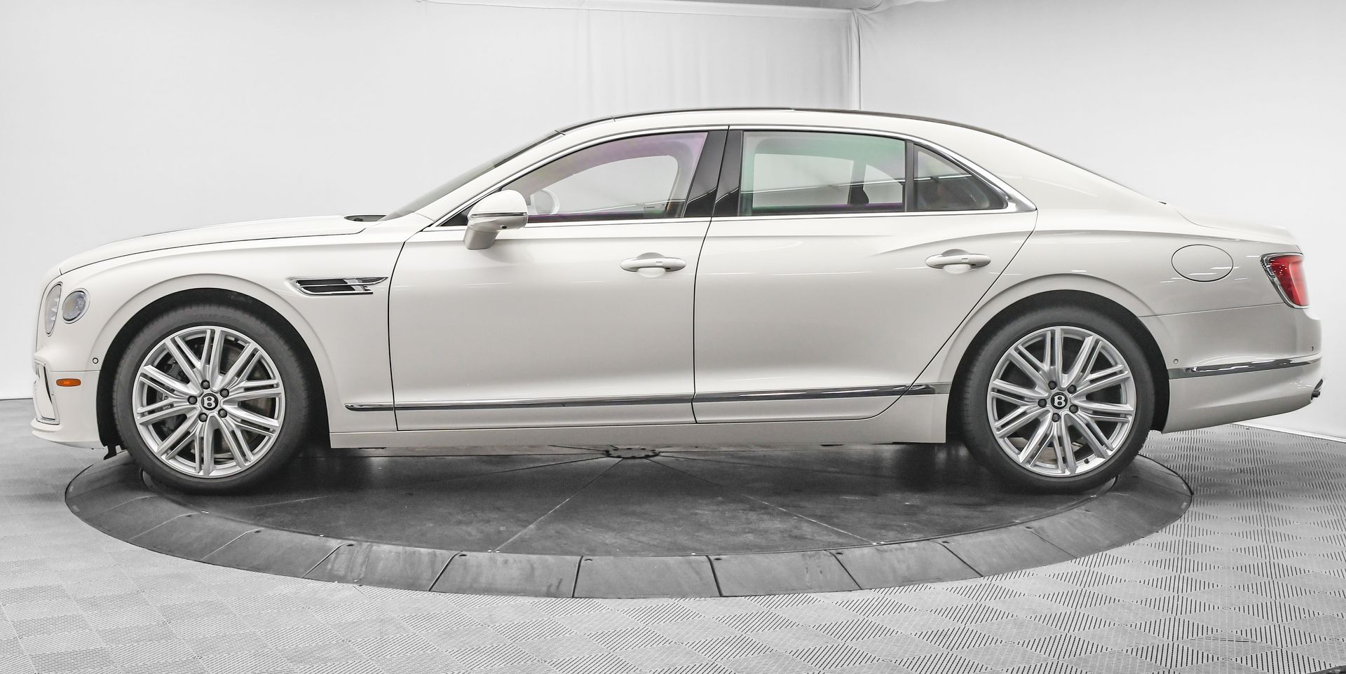 2026 Bentley Flying Spur - Photo 9