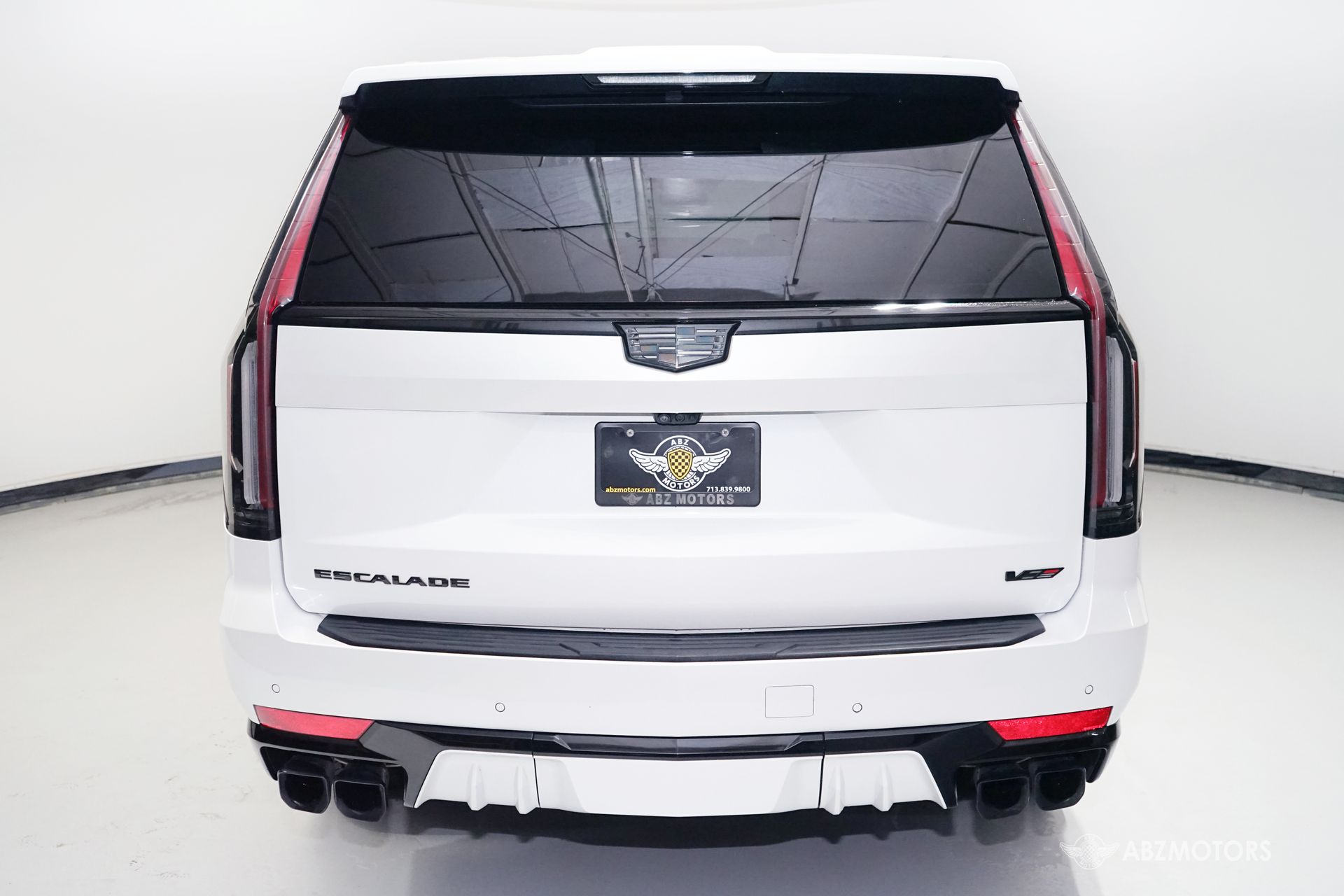 View vehicle photo 7