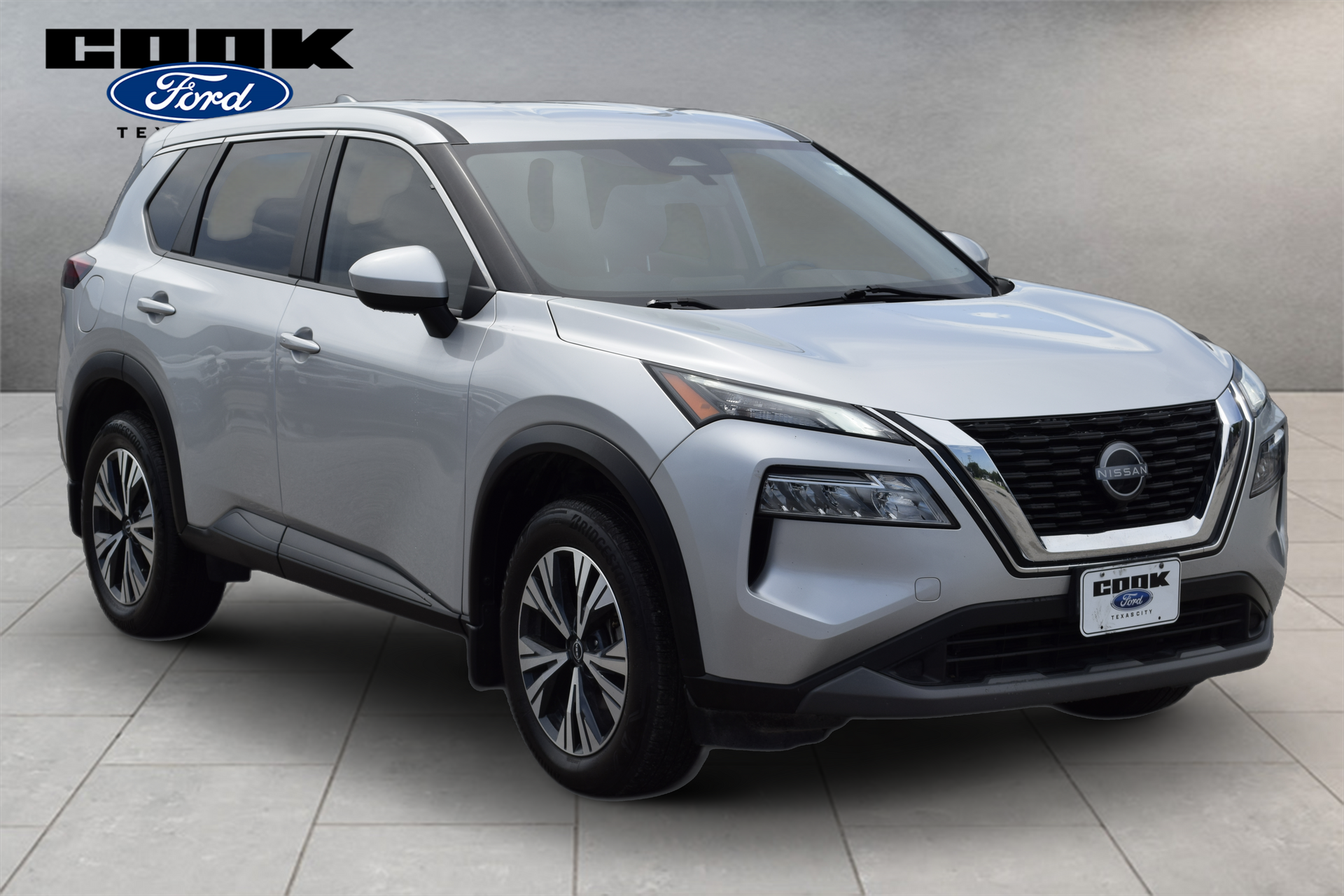 2023 Nissan Rogue SV Silver at Baytown Hyundai