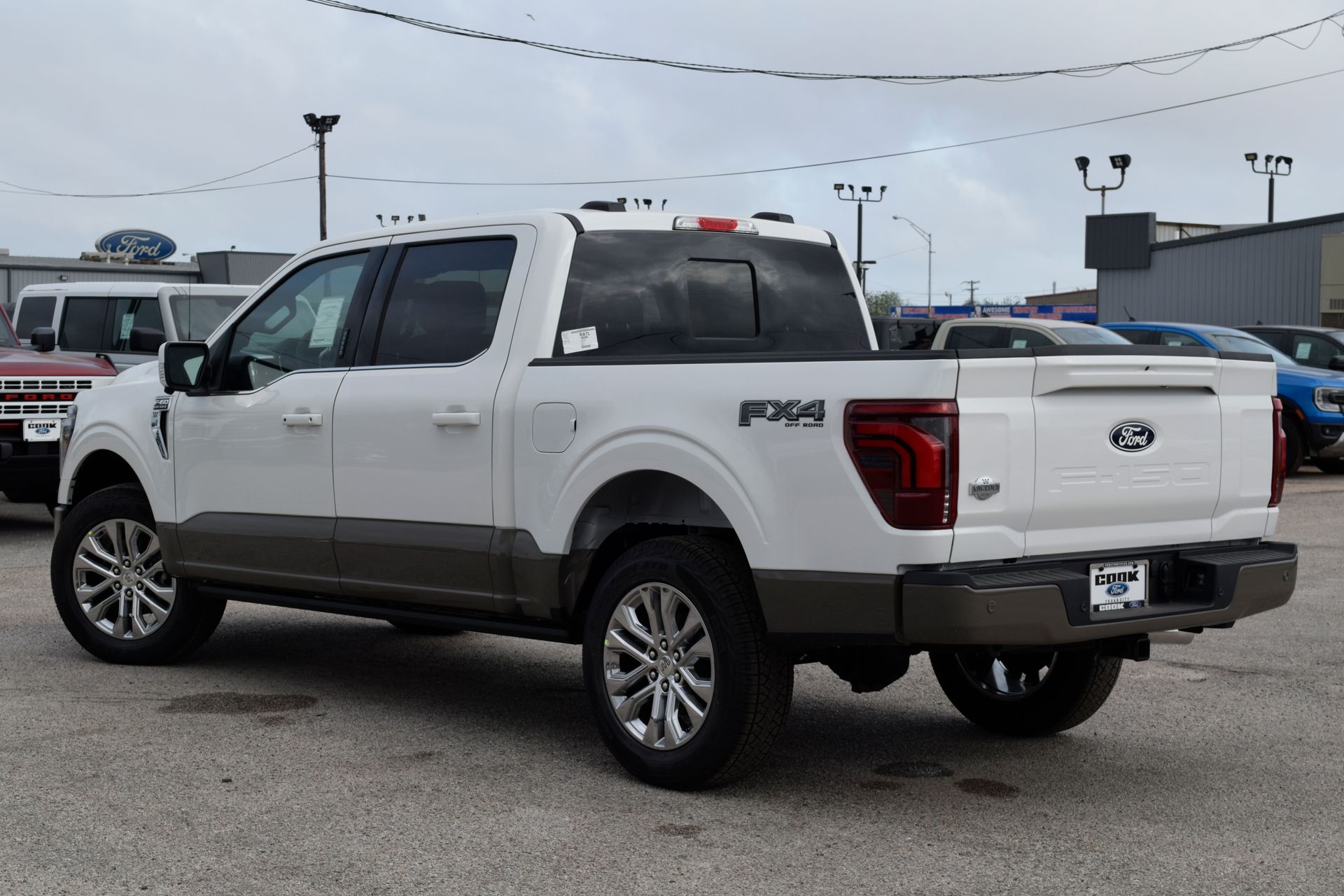 View vehicle photo 4