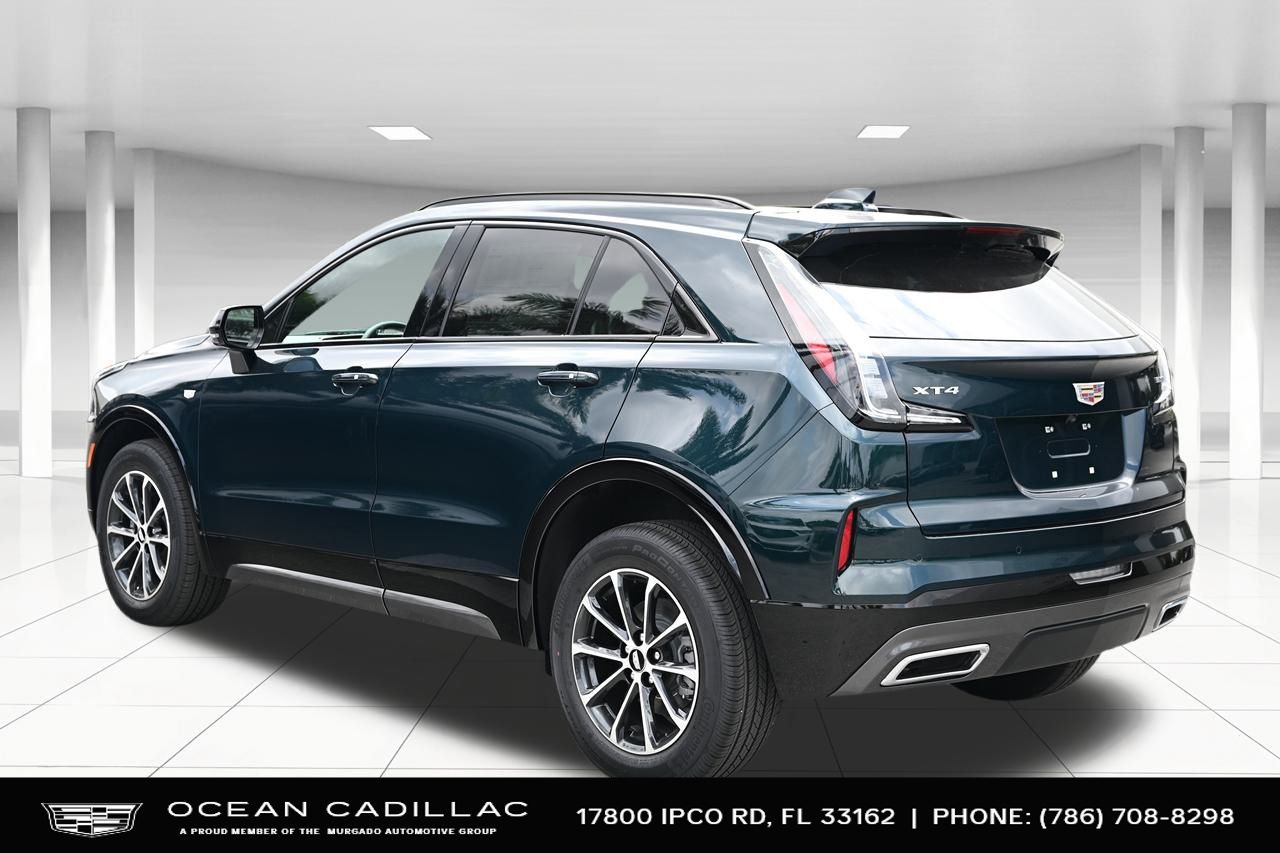 2024 Cadillac XT4 Sport 3