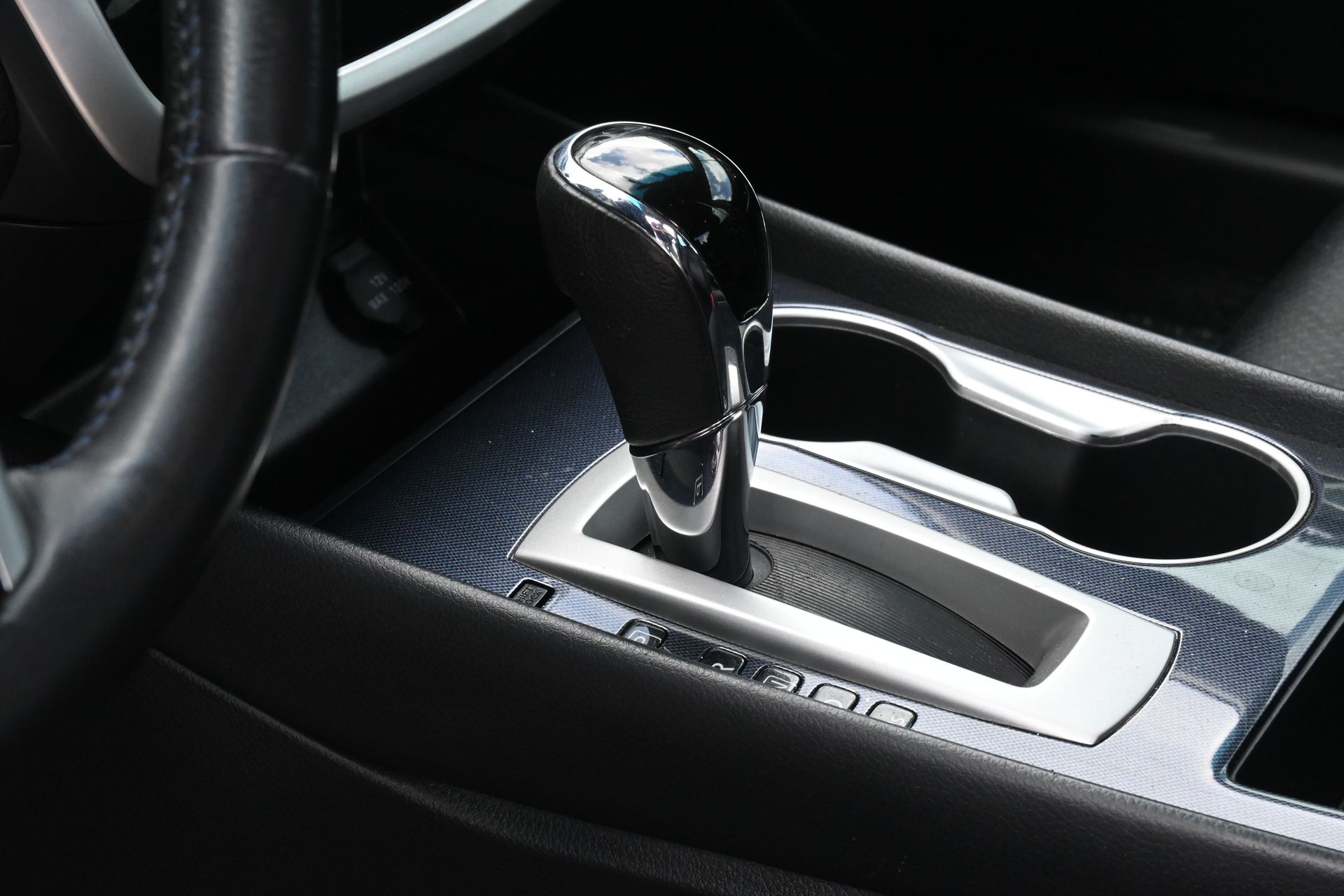 2018 Nissan Altima 2.5 SR - 11