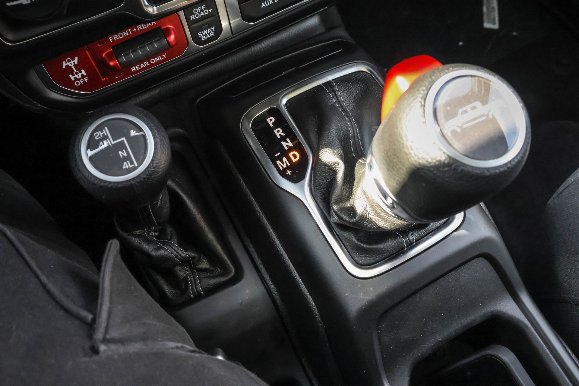 2025 JEEP GLADIATOR - Image 20