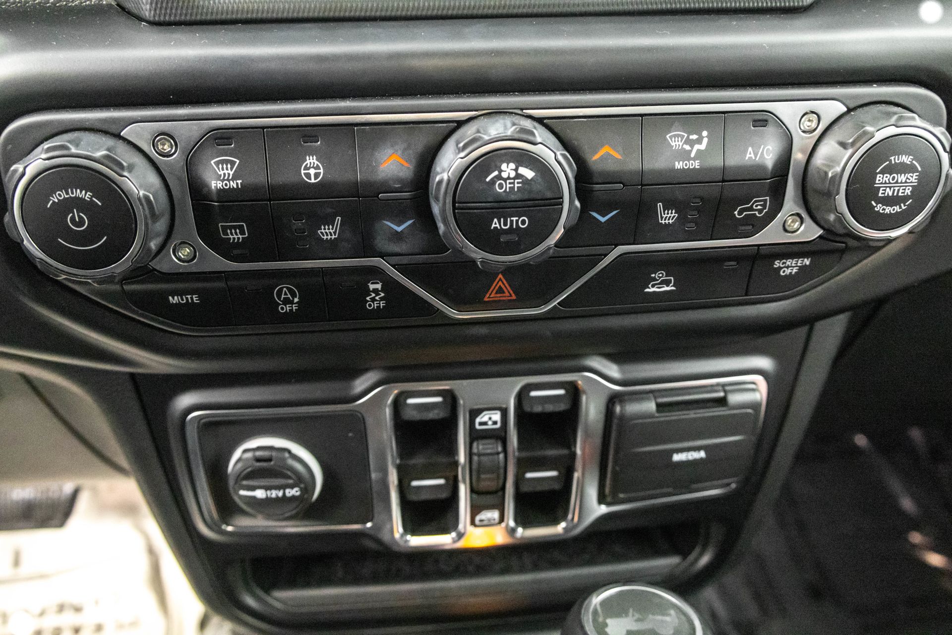 2022 JEEP WRANGLER - Image 28