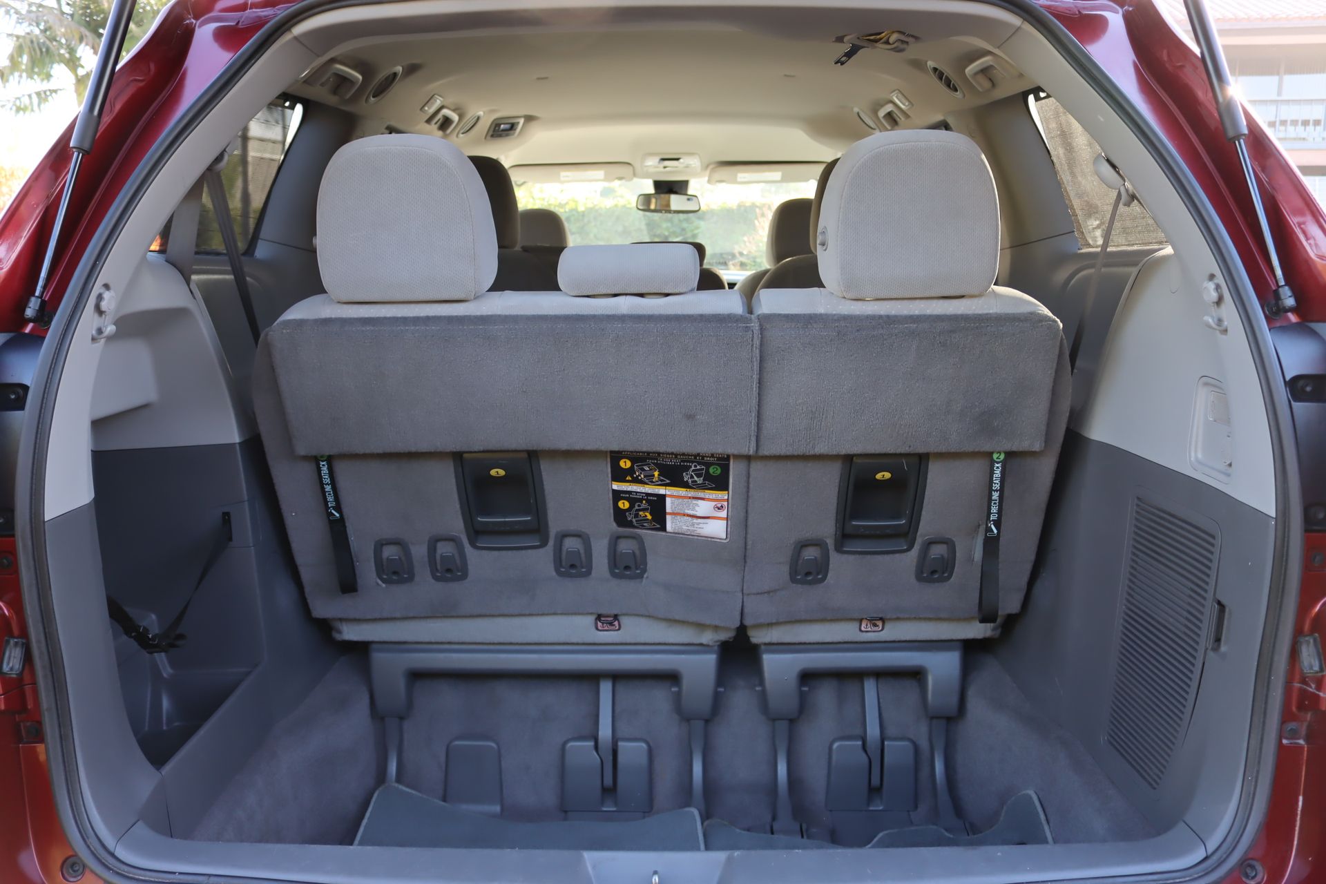 2018 Toyota Sienna LE photo