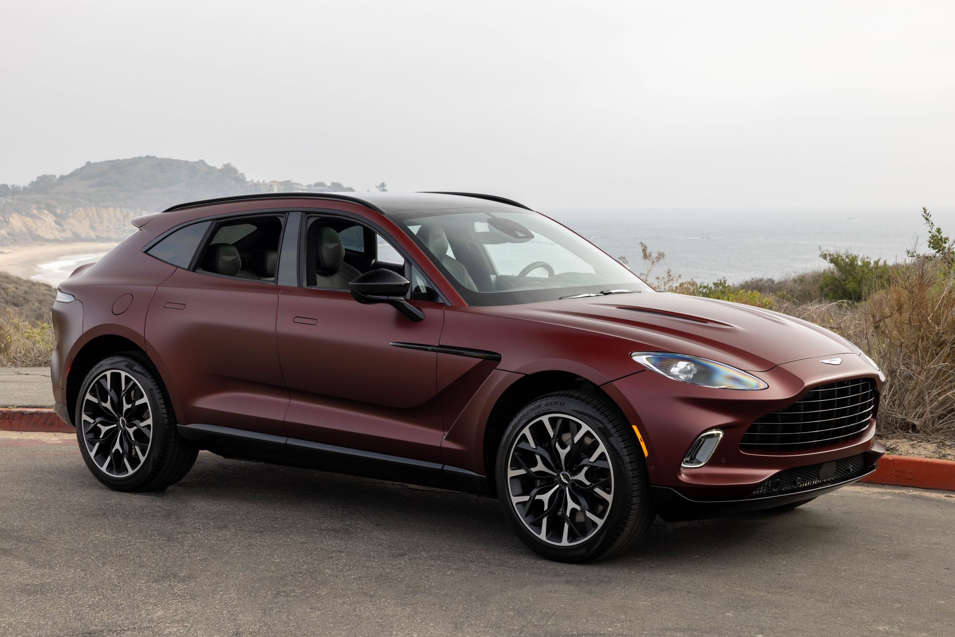 /2021 Aston-Martin DBX