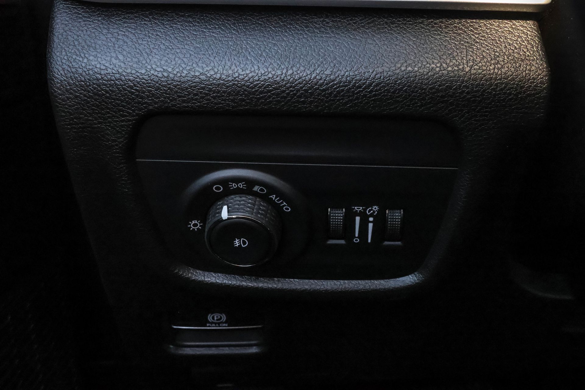 2025 JEEP GRAND CHEROKEE - Image 27