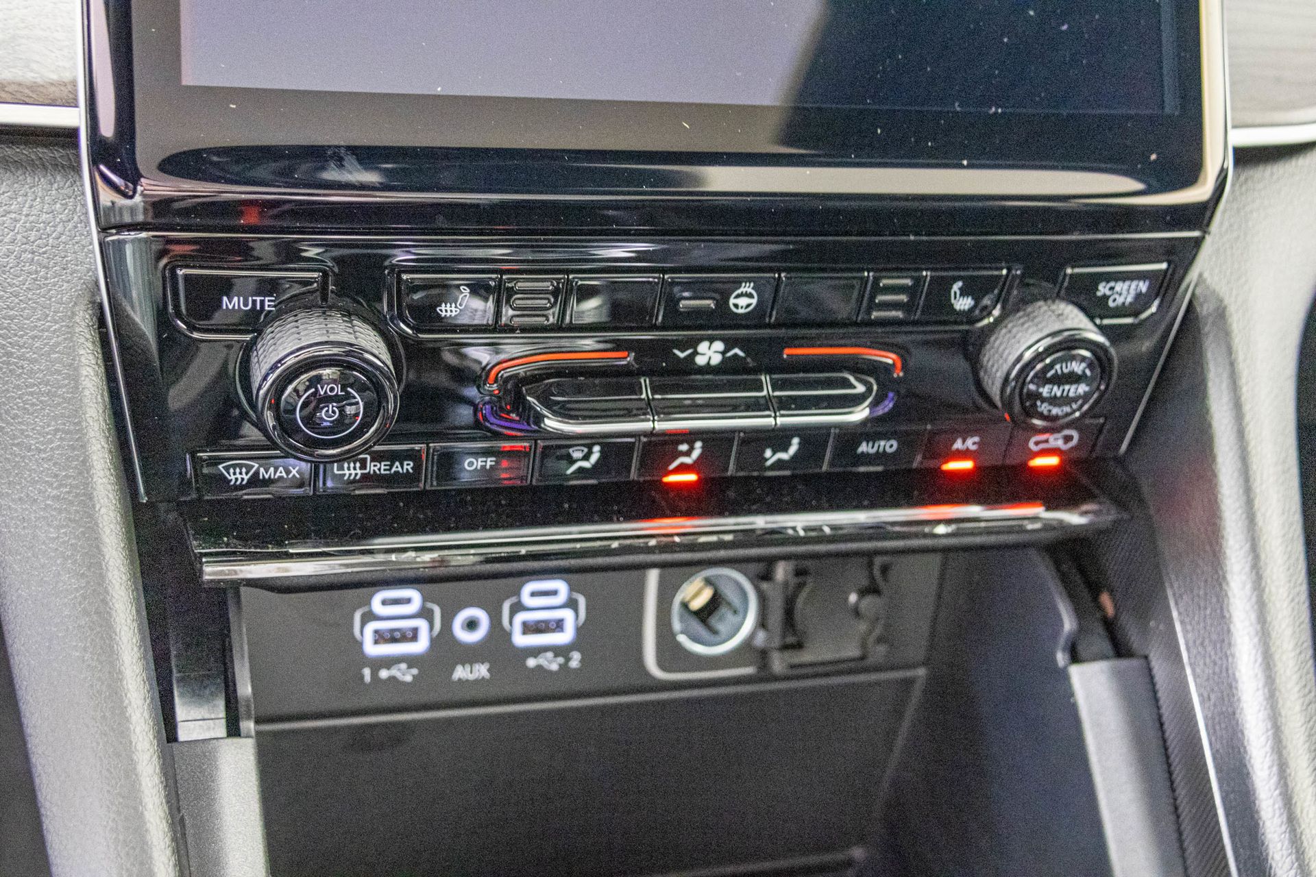 2025 JEEP GRAND CHEROKEE - Image 24