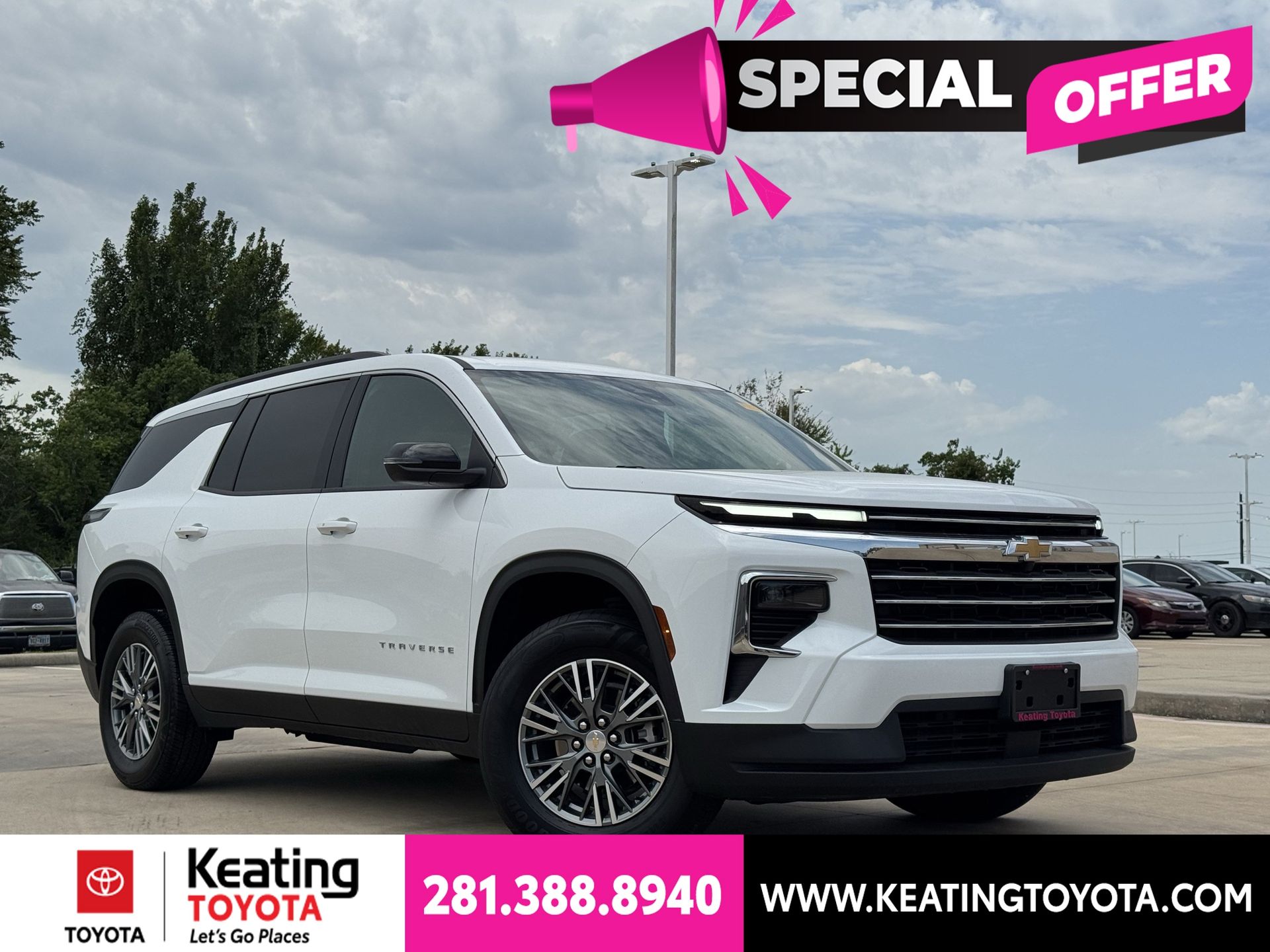 Summit White 2025 Chevrolet Traverse SUV / Crossover Front-Wheel Drive 8-Speed Automatic