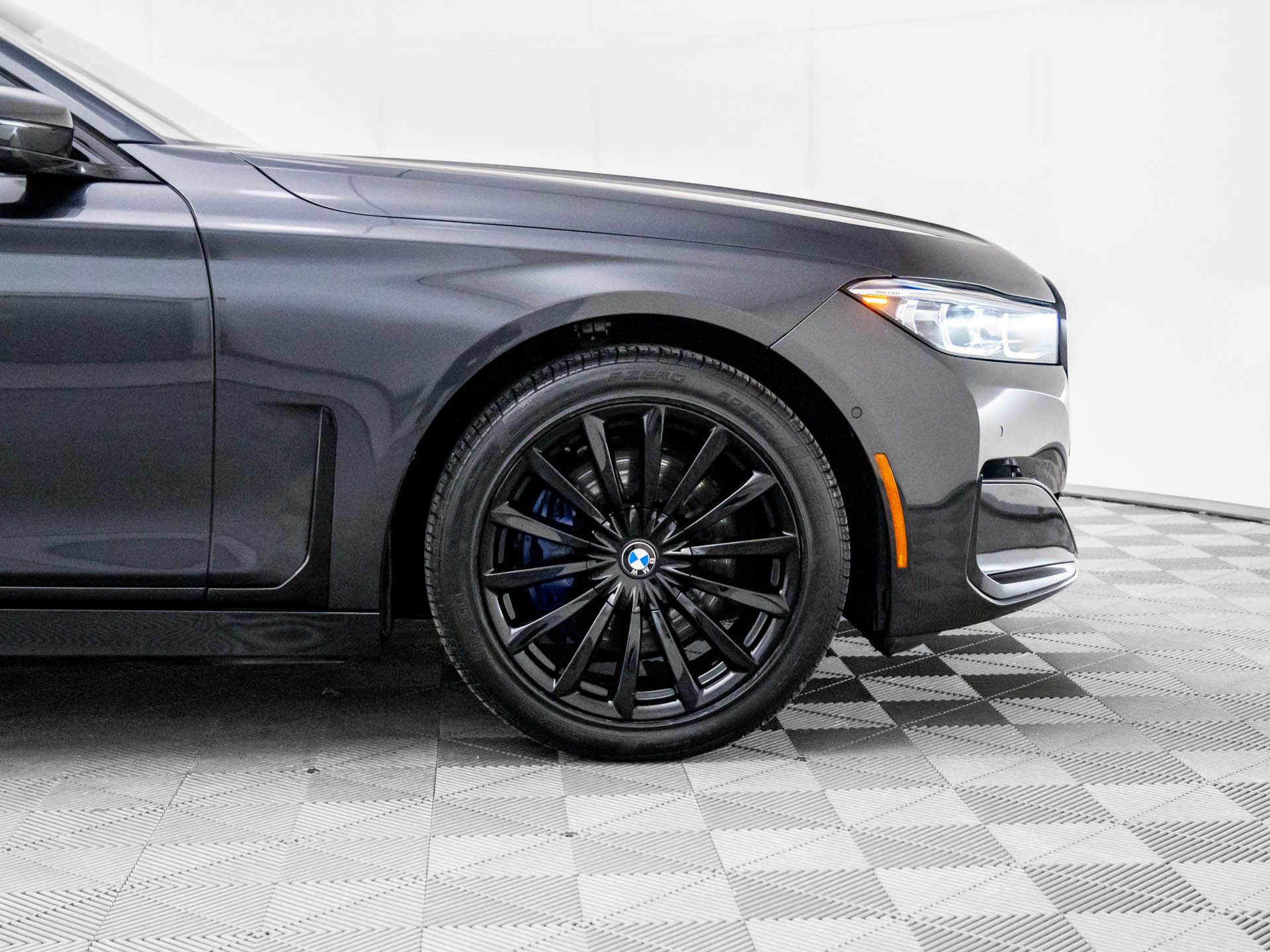 2022 BMW 7-Series 740i xDrive photo
