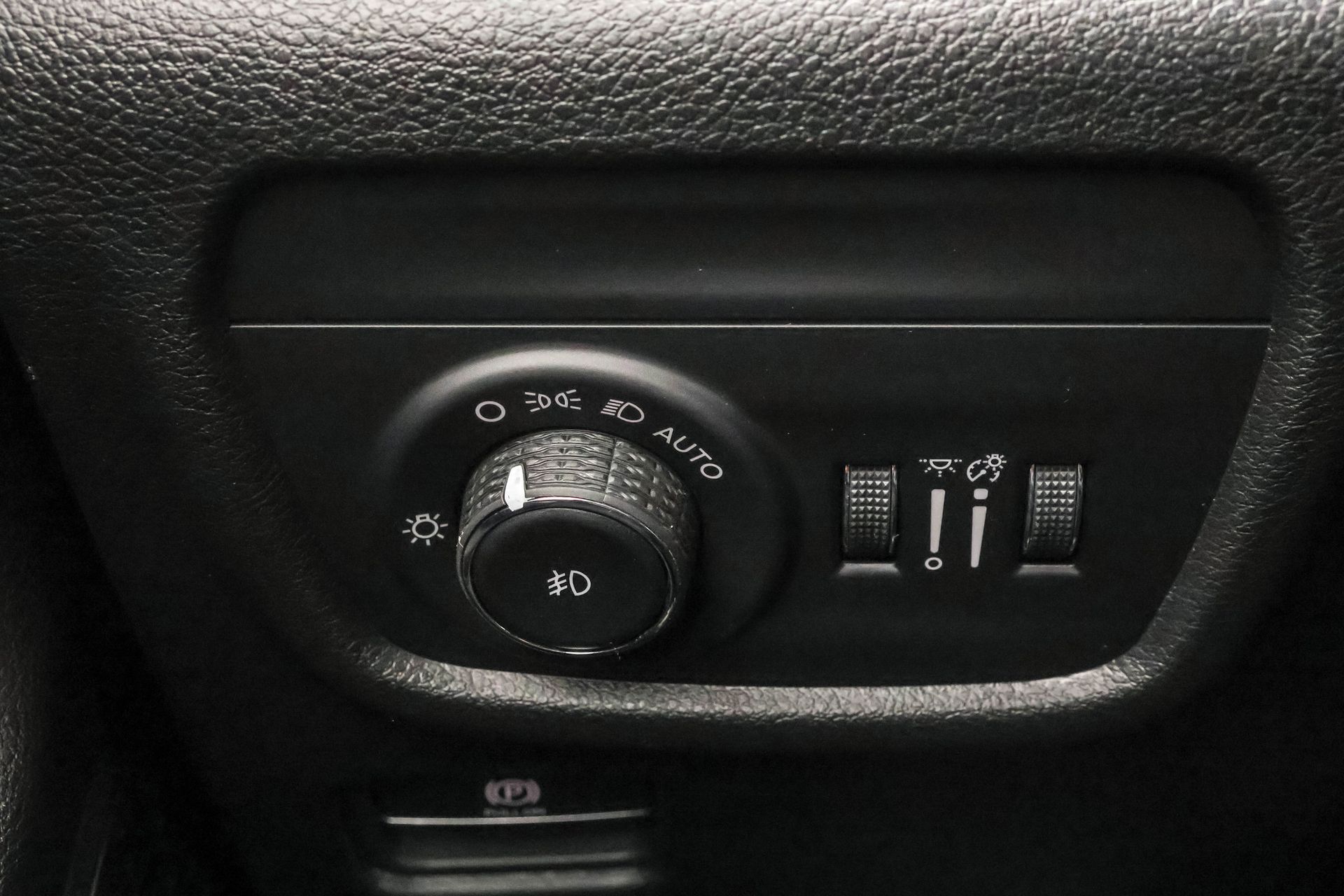 2025 JEEP GRAND CHEROKEE - Image 26