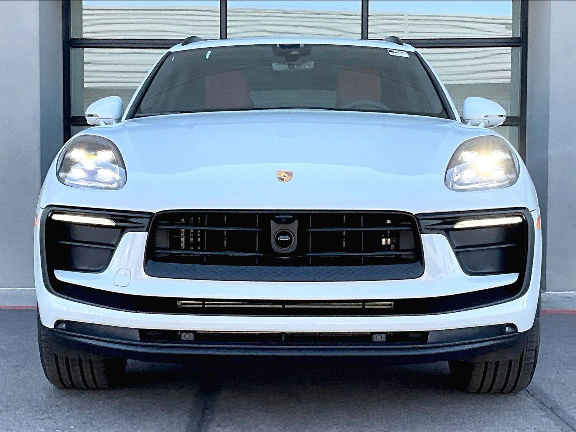 2025 Macan picture #9