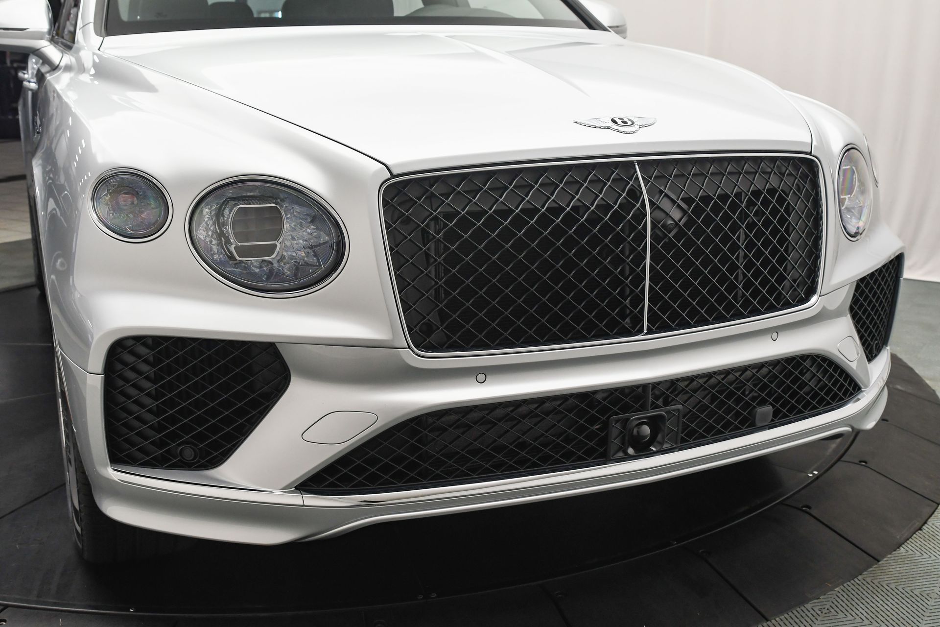 2025 Bentley Bentayga - Photo 26