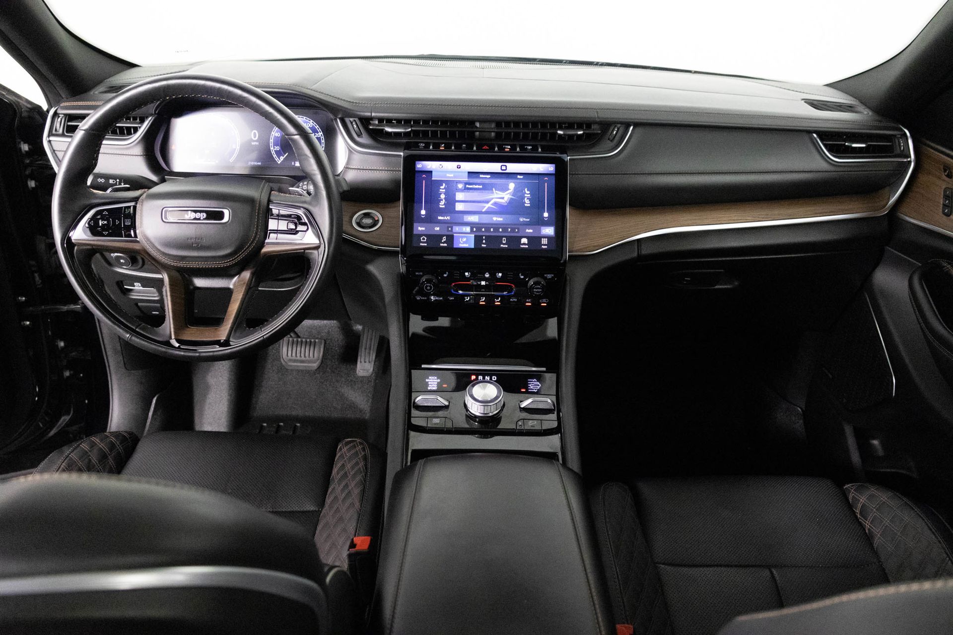 2023 JEEP GRAND CHEROKEE - Image 24