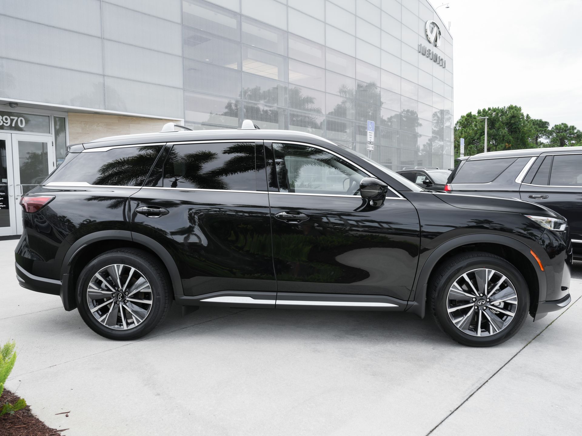 used 2026 INFINITI QX60 car, priced at $44,600