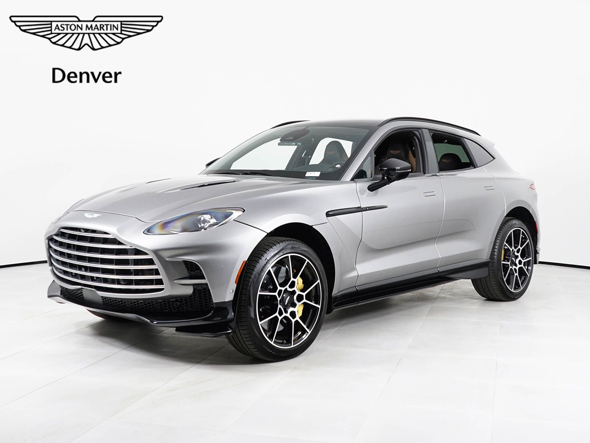 2026 Aston Martin DBX 4.0 V8 707 AWD's photo