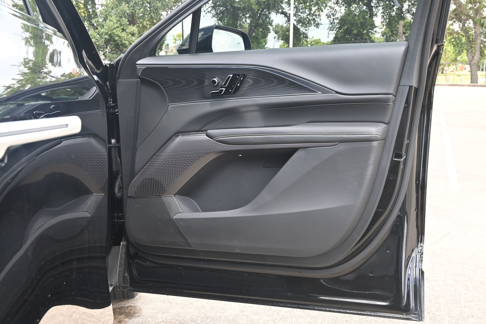 2025 Cadillac LYRIQ Luxury Black at Ultimate Motorsports