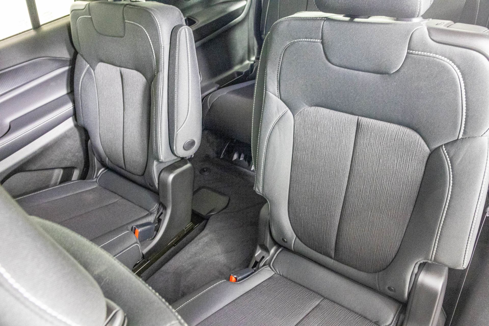 2025 JEEP GRAND CHEROKEE L - Image 28