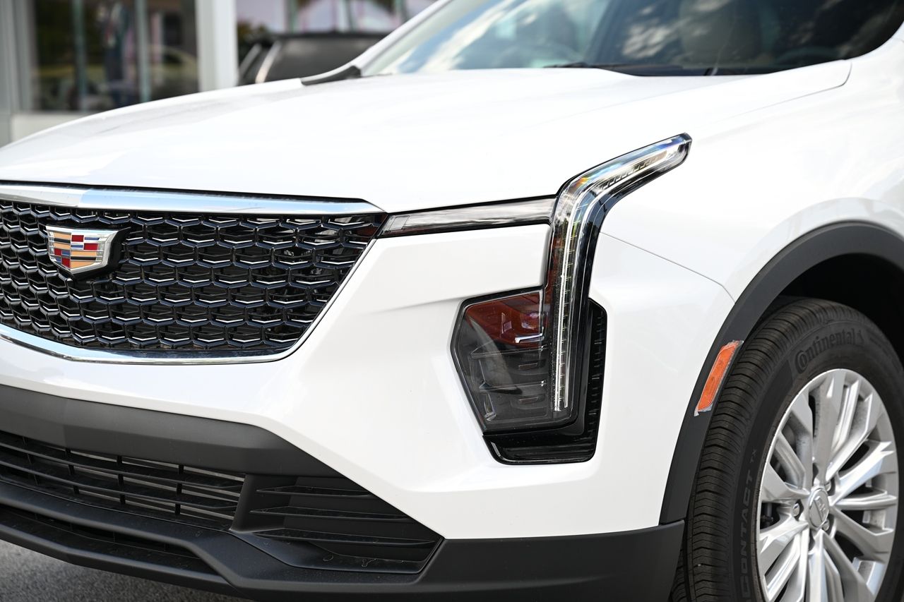 2024 Cadillac XT4 Luxury 10