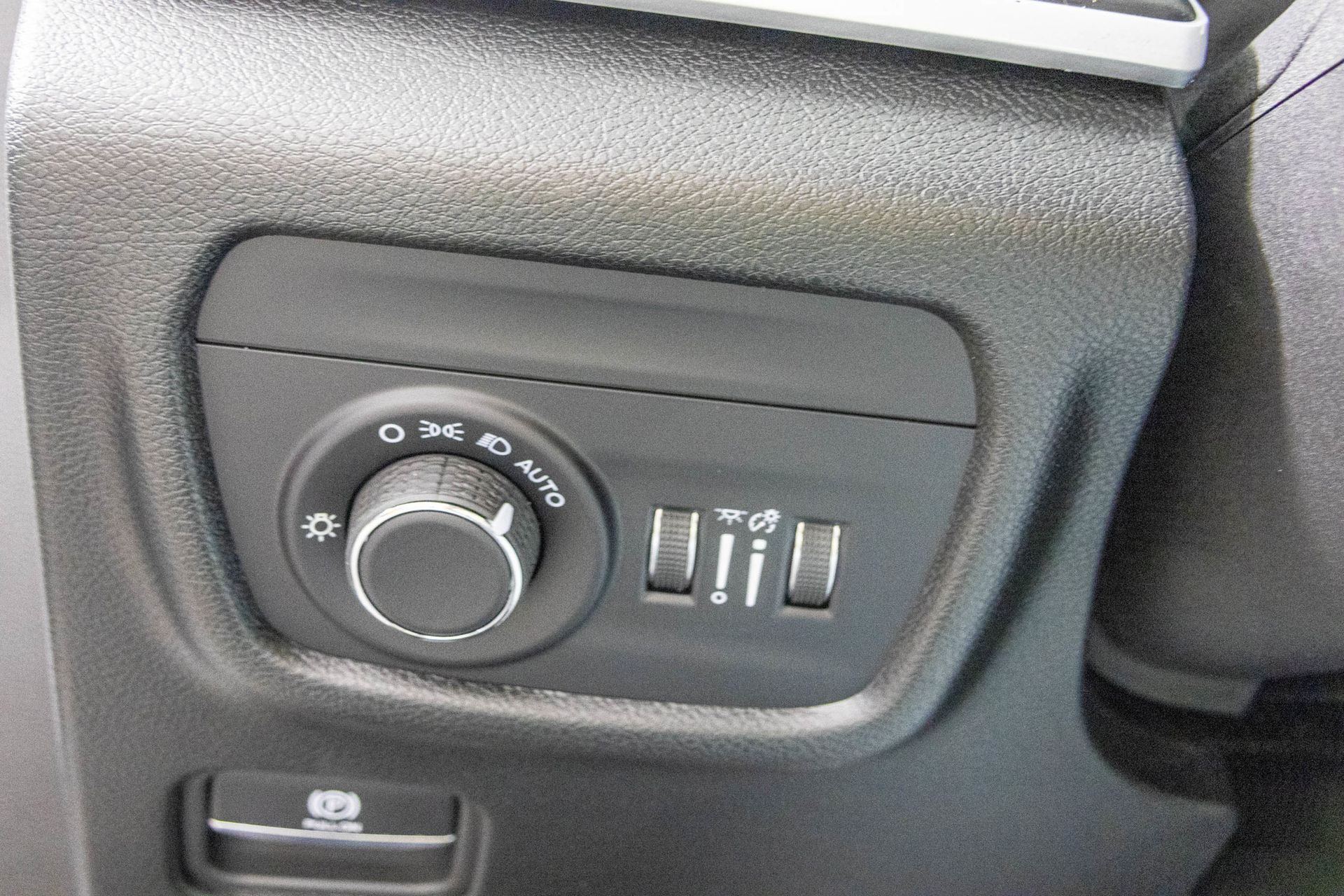 2025 JEEP GRAND CHEROKEE L - Image 18