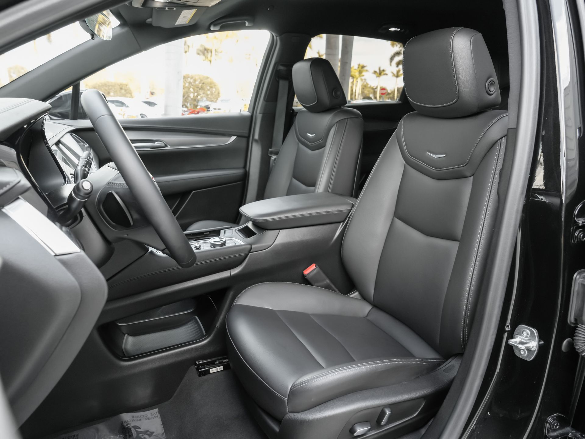 used 2025 Cadillac XT5 car, priced at $33,800