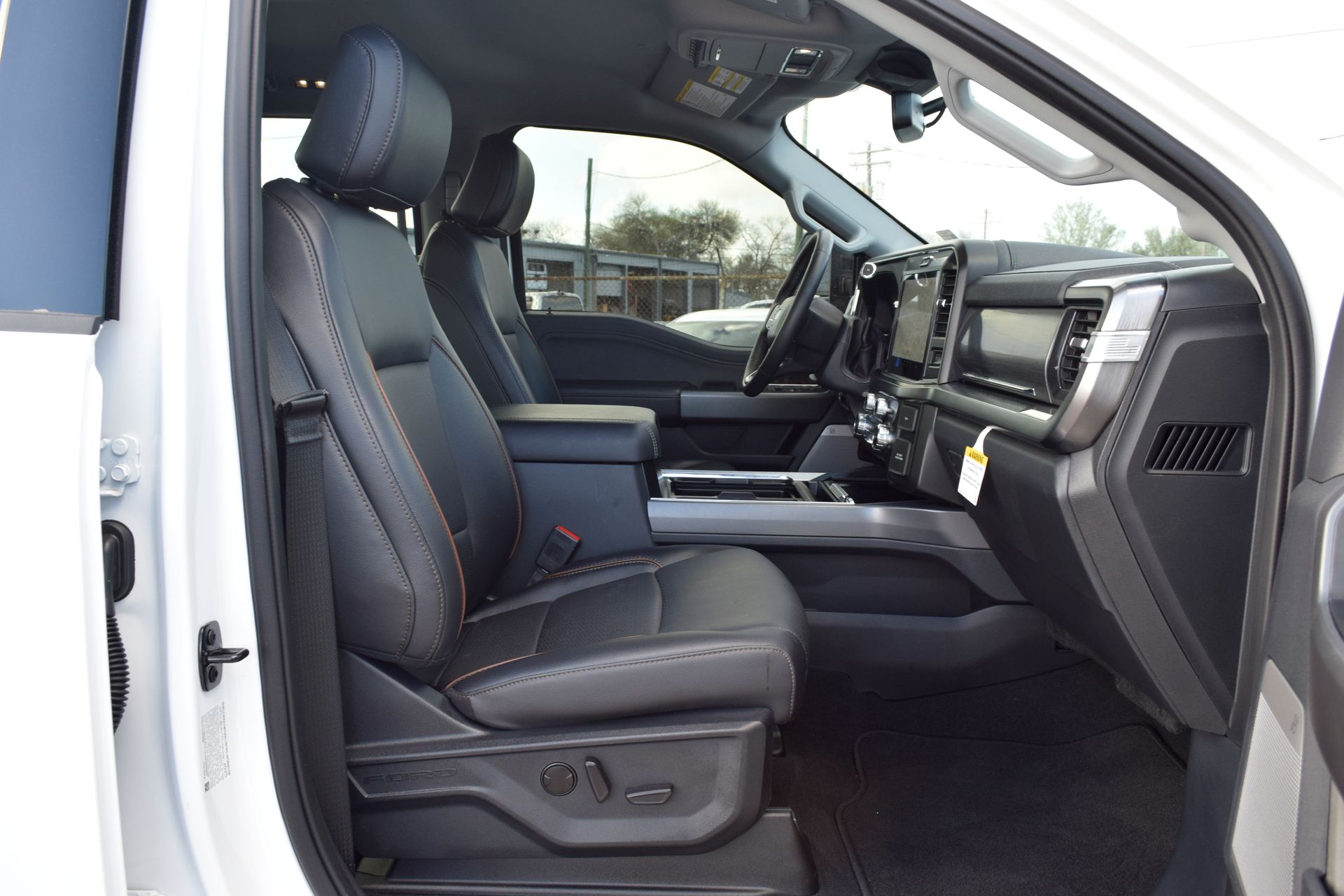 2025 Ford F-350SD Lariat White at EAG Ford Navasota