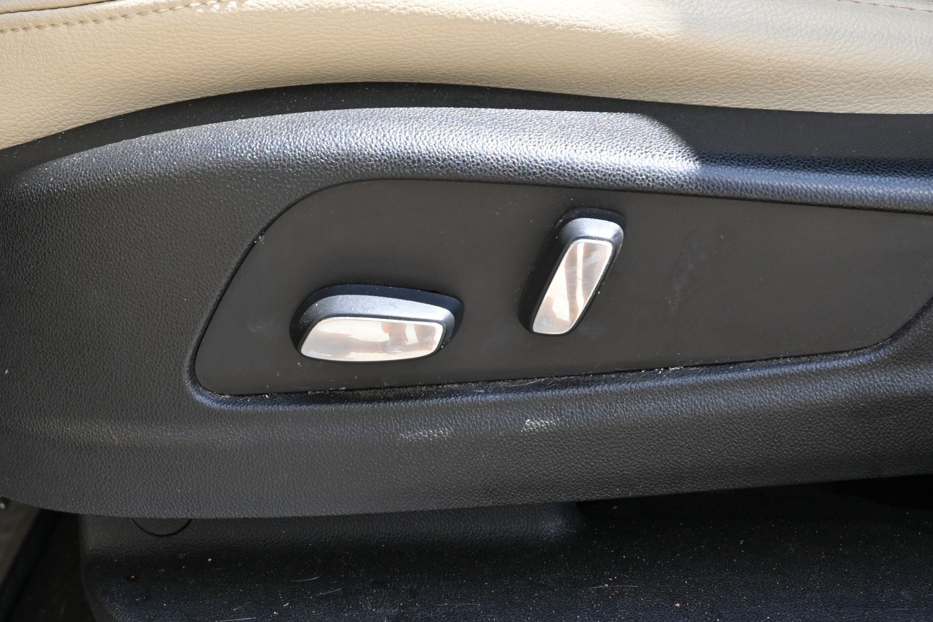 2019 Cadillac XT5 Base Black at DeMontrond Ford