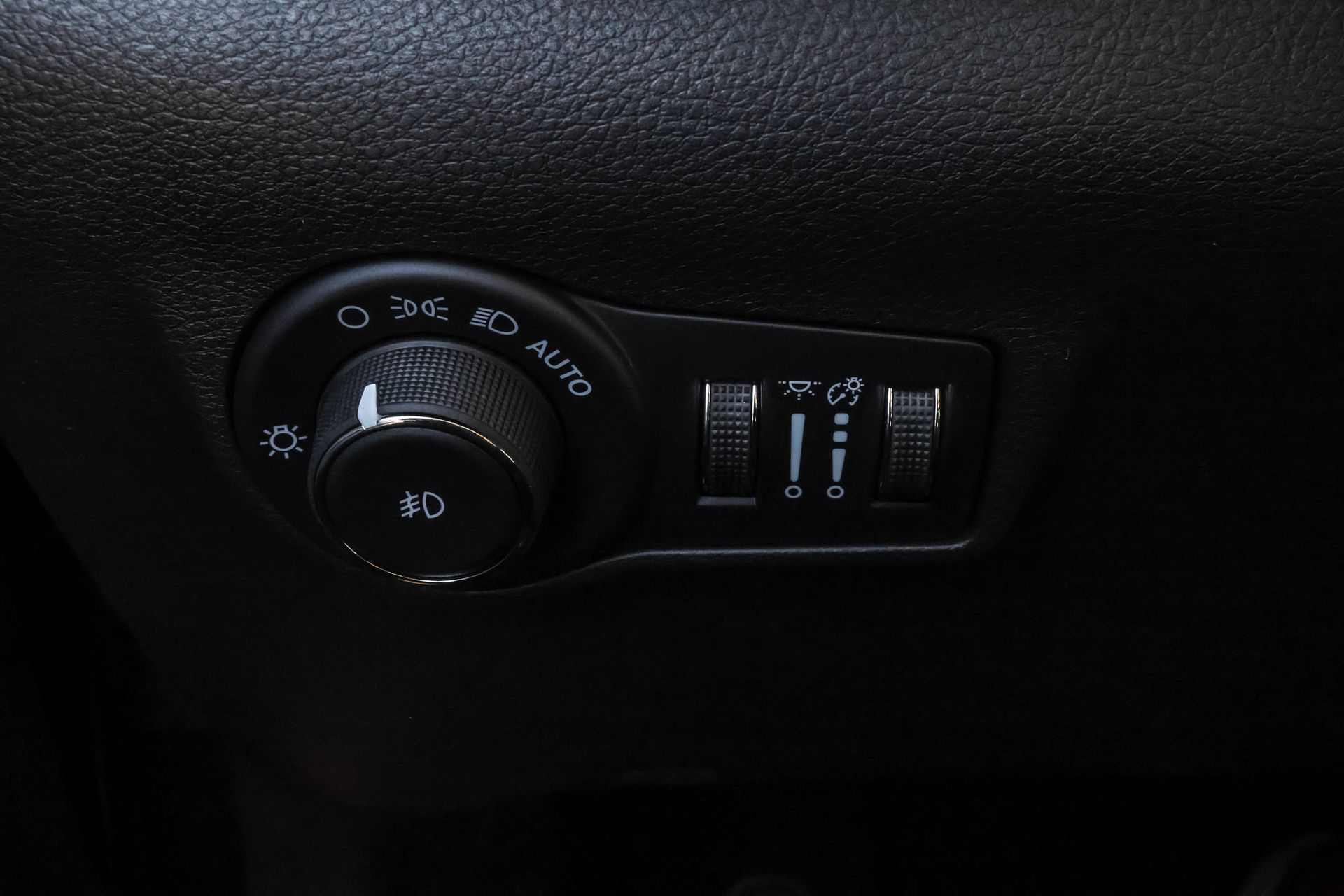 2026 JEEP COMPASS - Image 28