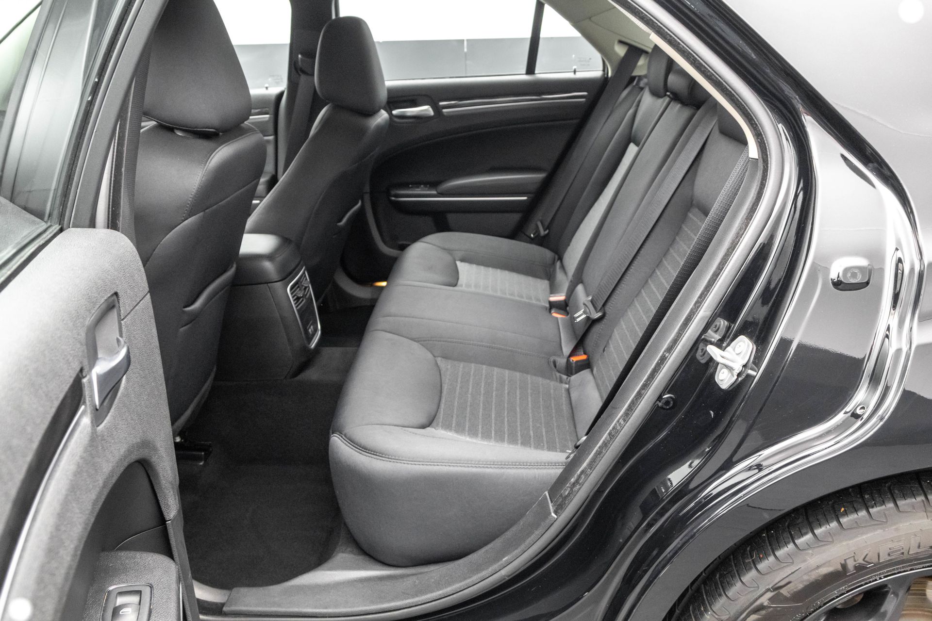 2022 CHRYSLER 300 - Image 28