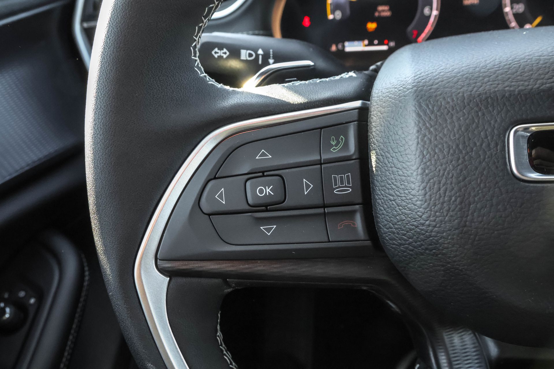 2025 JEEP GRAND CHEROKEE - Image 25