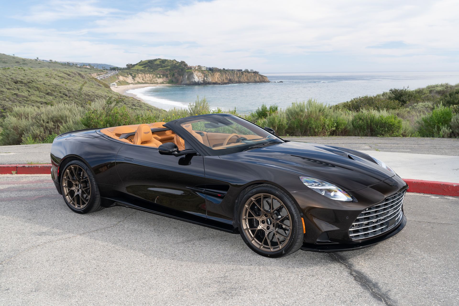 2026 Aston Martin Vanquish Volante's photo