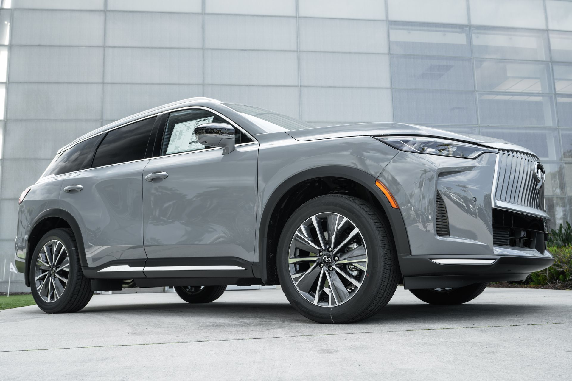 2026 INFINITI QX60 LUXE