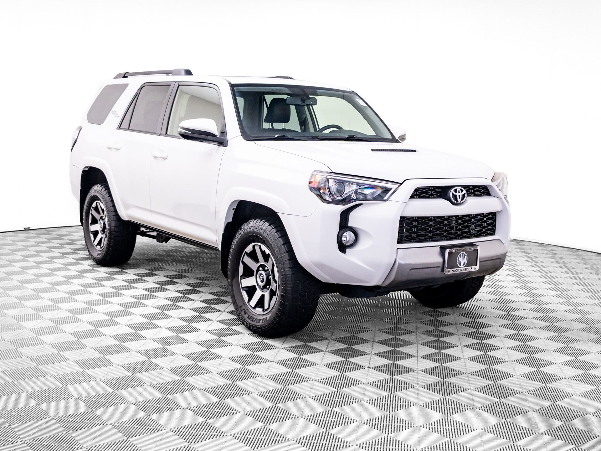 View vehicle photo 7