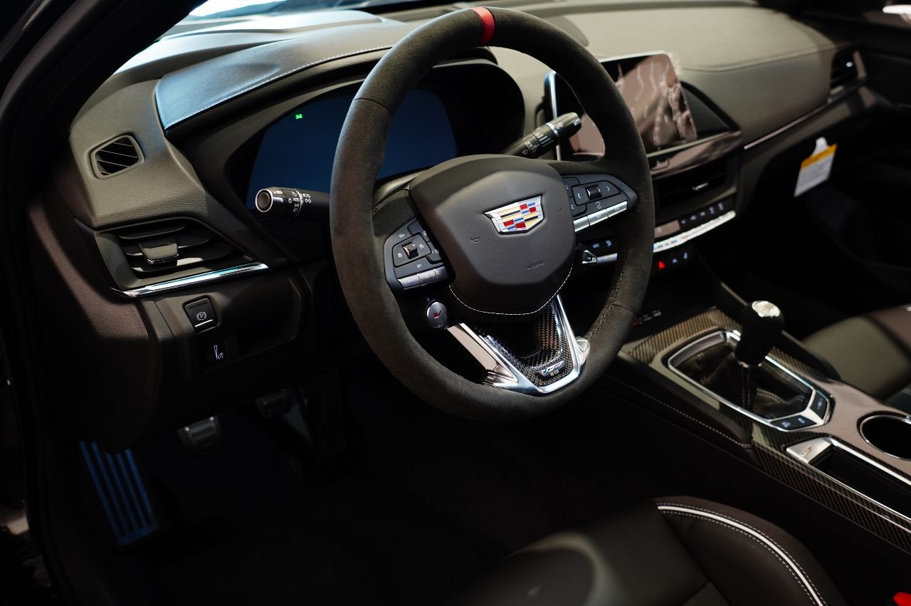 2025 Cadillac CT4 V-Series 19