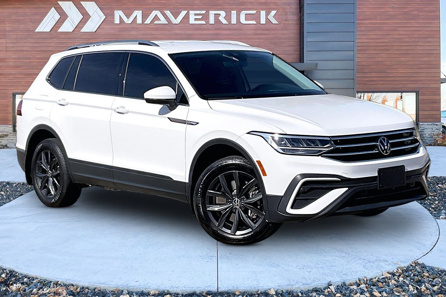 Pure White 2024 Volkswagen Tiguan SE 4Motion SUV / Crossover All-Wheel Drive Automatic