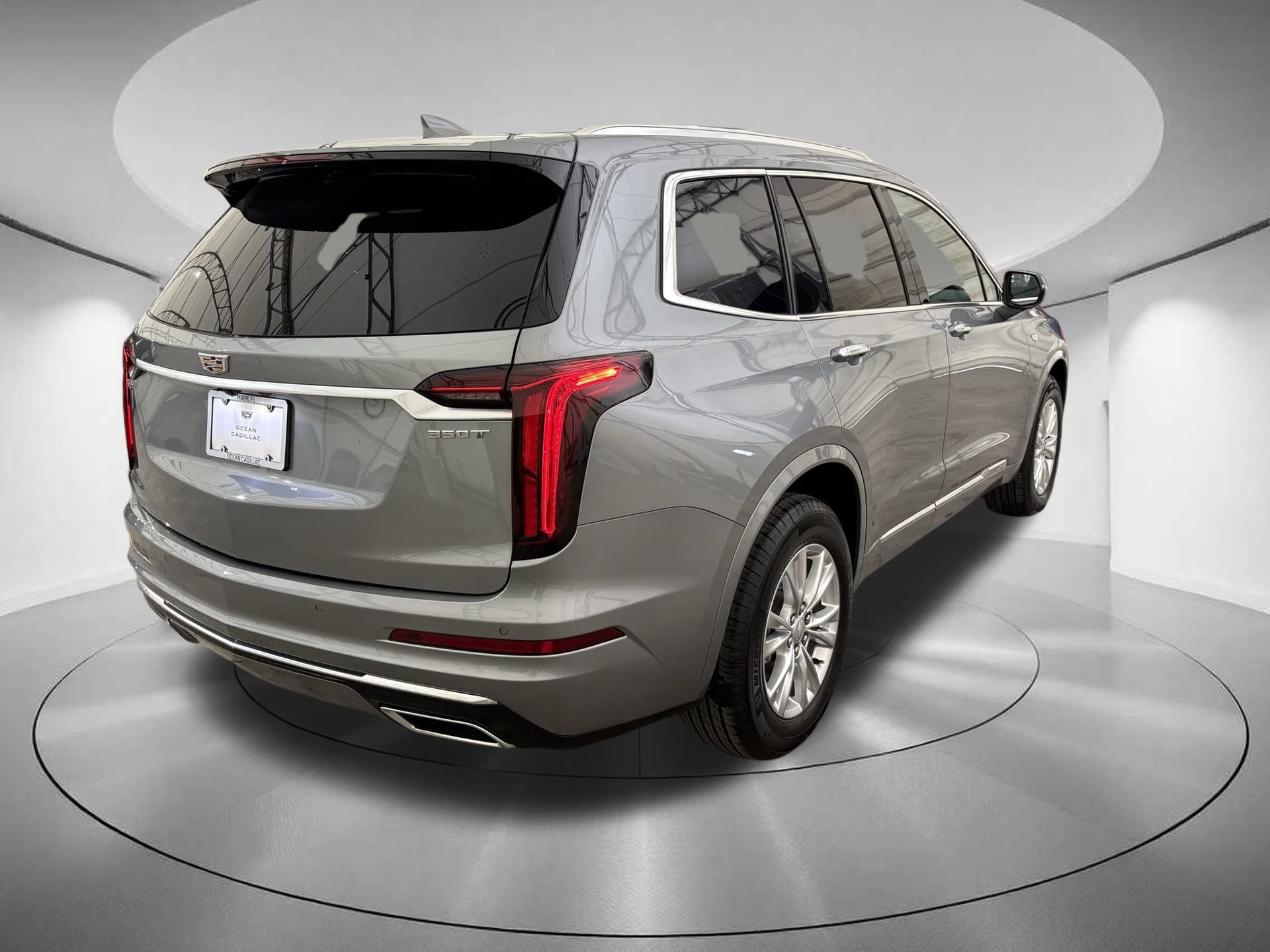 2025 Cadillac XT6 Luxury 5